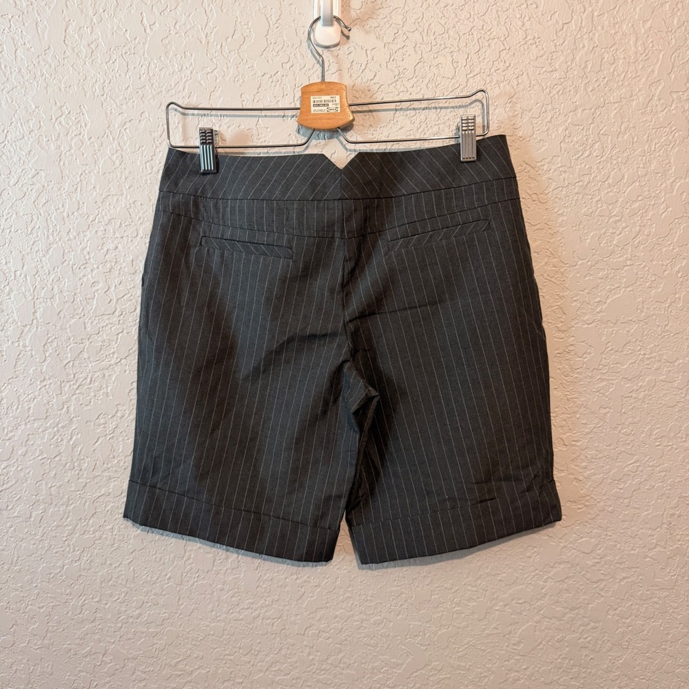 Forever Pinstripe Trouser Shorts Size M Dark Academia Corporate Core 5711168 - Picture 2 of 4
